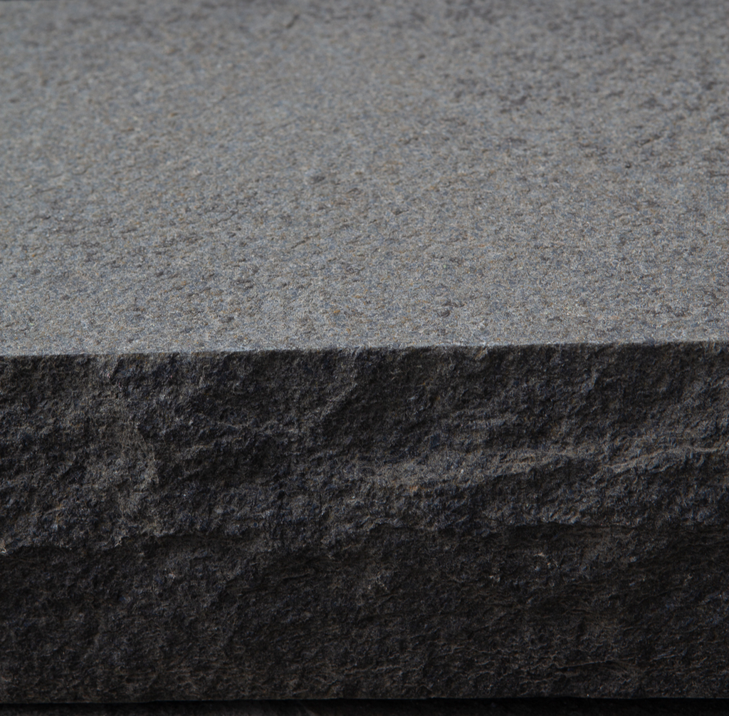 Blocksteg (3st) - 1200x350x150 - Antracite granit - Flammad & Råkilad front