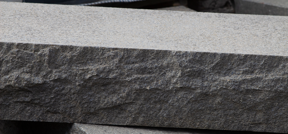 Blocksteg (3st) - 1200x350x150 - Turkisk svart - Flammad & Råkilad front