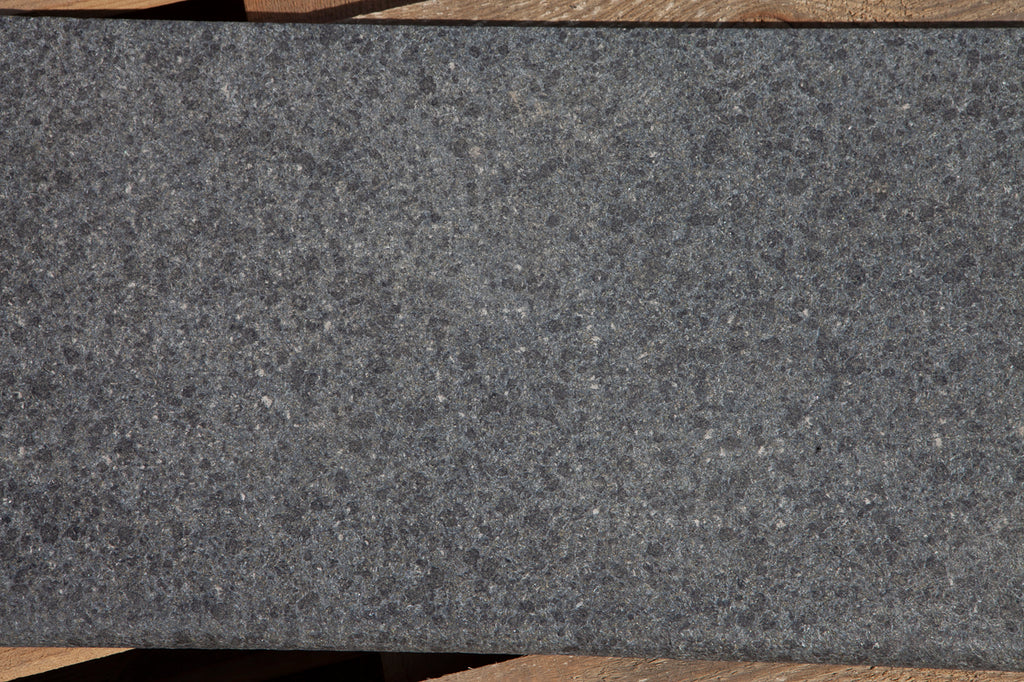 Poolkantsten - Säljes i komplett paket för 3x6 meters pool - 500x250x50 - Crystal Black