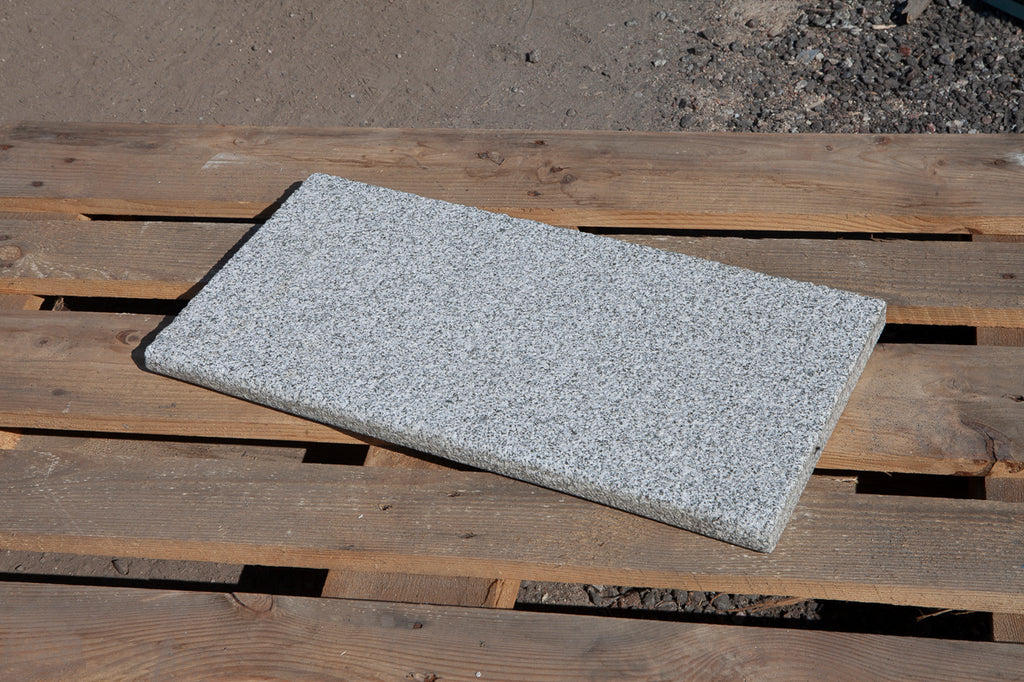 Poolkantsten - Säljes i komplett paket för 3x6 meters pool - 500x250x50 - Grå granit