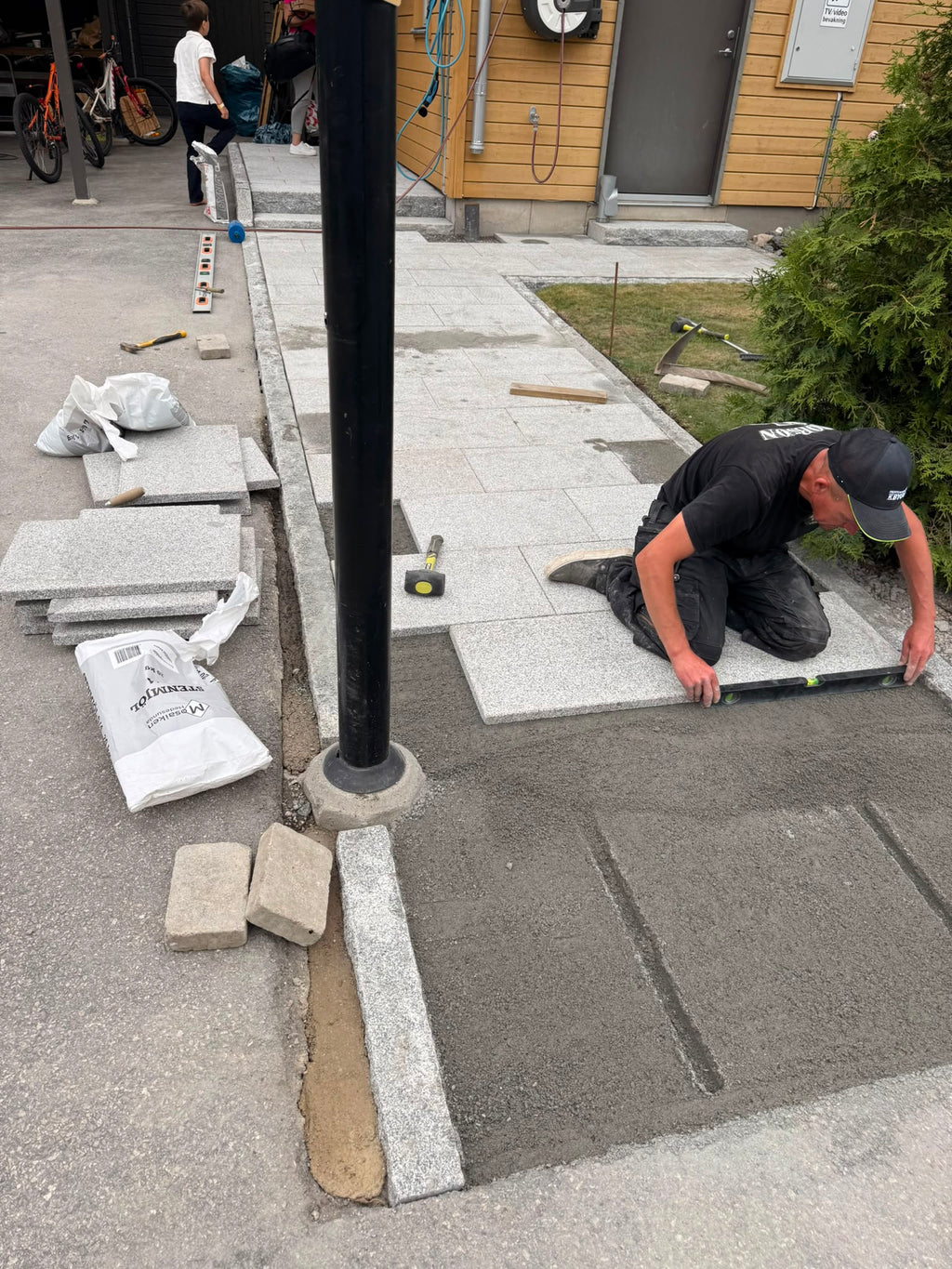 Granithällar / Plattor för entré eller trädgårdsgångar - 600x400x30 - Paket om 19,2m2 - Grå Finkornig Granit