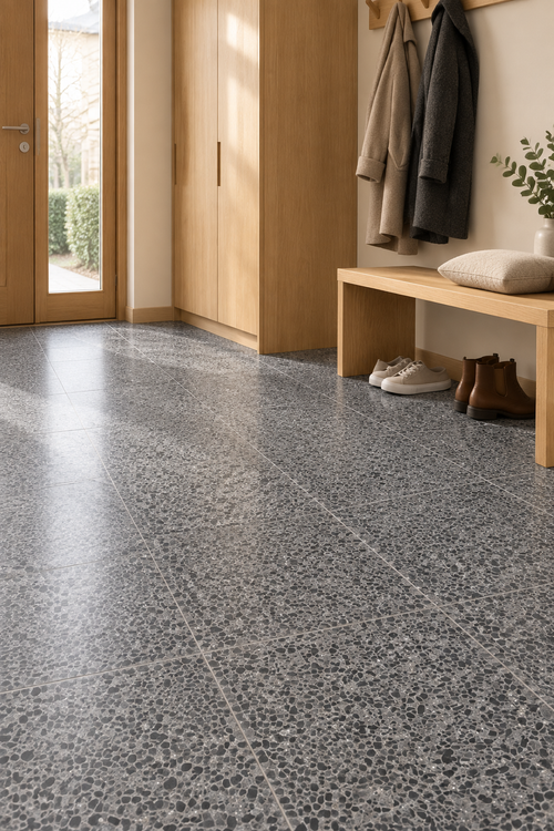 Äkta Italiensk Terazzo  - 400x400x17 - Marmor och granit baserad - Parti om 22m2 - Mörkare grå med antracite och svart marmorering