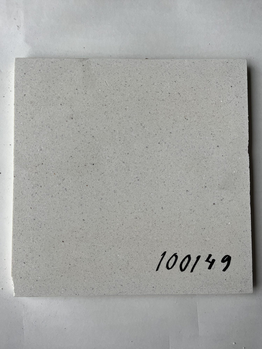 Äkta Italiensk Terrazzo – 300x300x16 - 13m2 - Ljusgrå mjuk ton