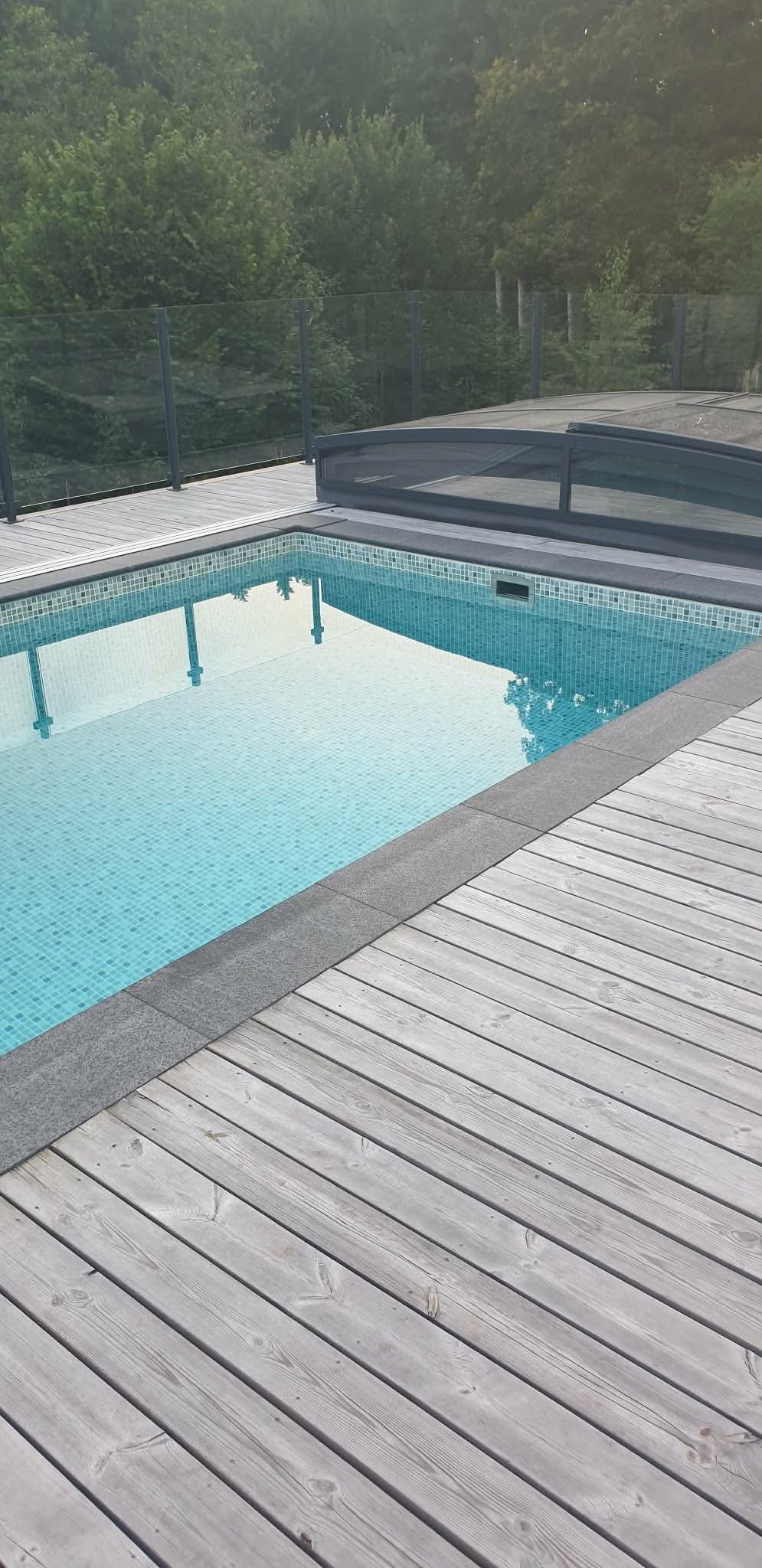 Poolkantsten - Säljes i komplett paket för 3x6 meters pool - 500x250x50 - Crystal Black