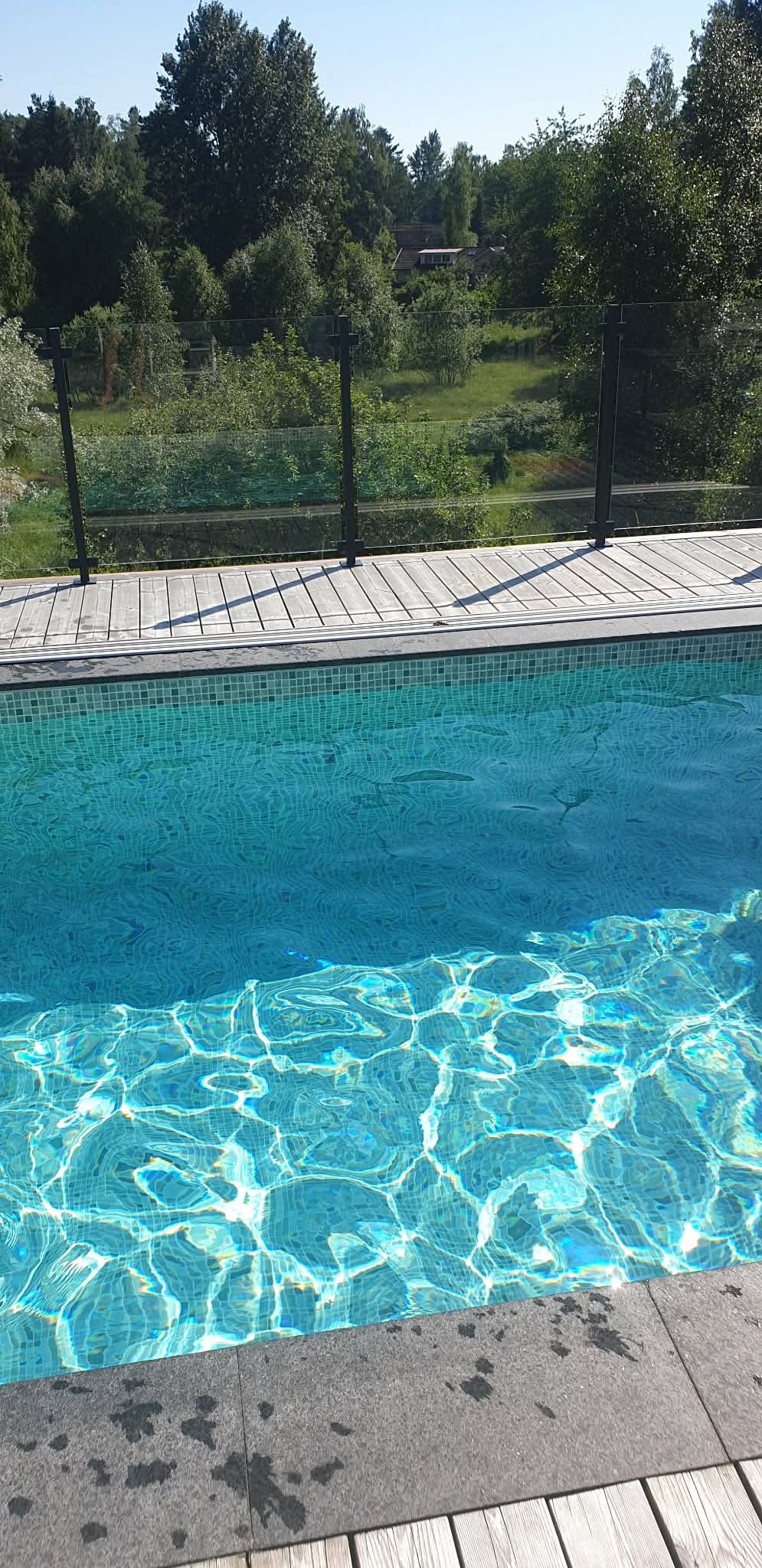 Poolkantsten - Säljes i komplett paket för 3x6 meters pool - 500x250x50 - Crystal Black